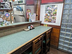 ■カウンター席　入口右奥　1〜3名席